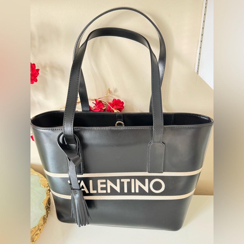 Valentino by Mario Valentino  Prince Lavoro Black Leather Tote / Shoulder Bag.